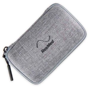 Túi Đựng Máy Trợ Thở ResMed AirMini Travel Case là phụ kiện chính hãng giúp bảo vệ máy AirMini an toàn khi di chuyển, hạn chế va đập và trầy xước.