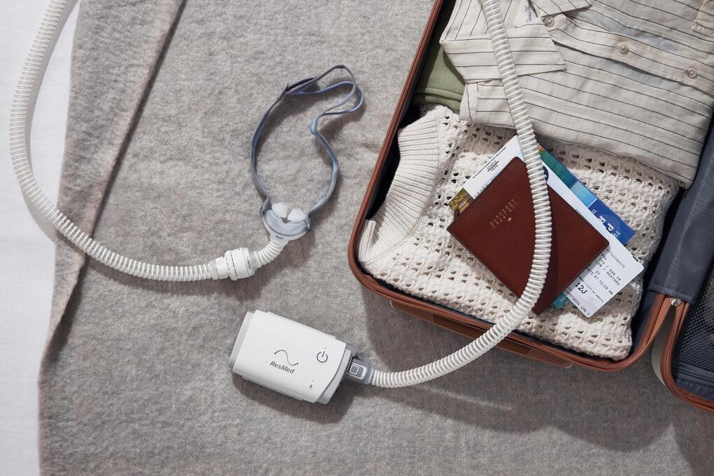 Chuẩn bị máy CPAP và các phụ kiện cần thiết trước khi đi nước ngoài.