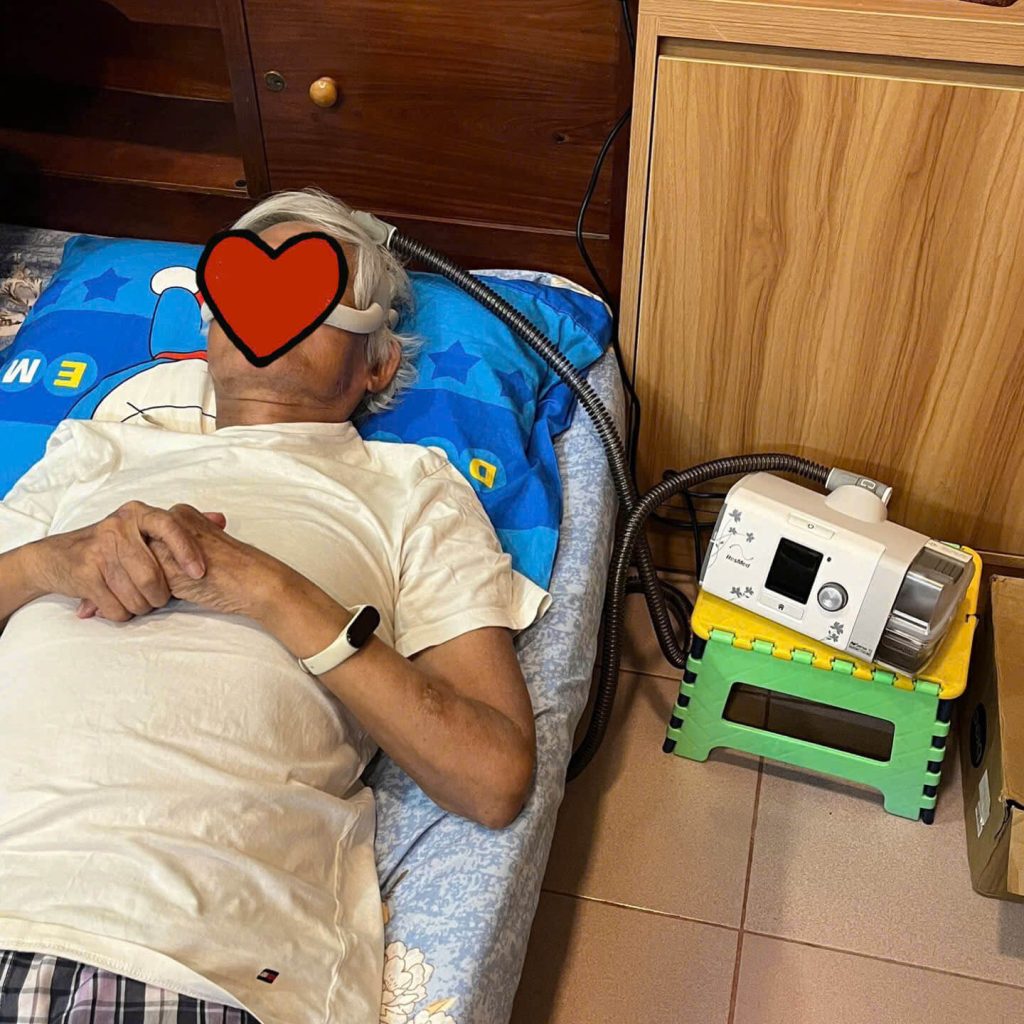 Kiểm tra độ vừa vặn, đệm mặt nạ và tình trạng lắp đặt khi người dùng CPAP gặp đau hoặc khó chịu ở vùng sống mũi.