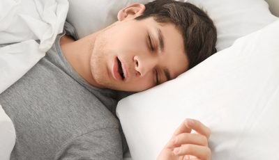 Ngưng thở khi ngủ không chỉ gặp ở người thừa cân hoặc béo phì mà cũng có thể xuất hiện ở người có cân nặng bình thường.