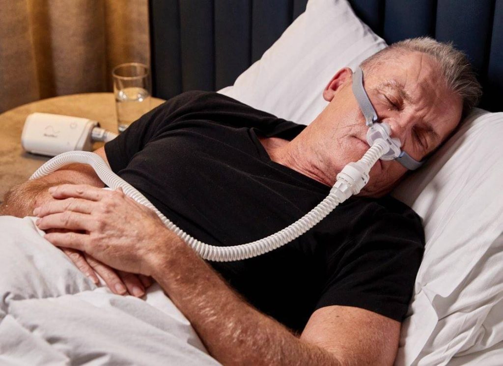 CPAP và BiPAP có cơ chế hỗ trợ hô hấp khác nhau, nhưng không phải phương pháp điều trị hen suyễn thông thường. Việc sử dụng cần xác định đúng mục đích, đặc biệt khi người bệnh đồng thời mắc ngưng thở khi ngủ hoặc có vấn đề thông khí.
