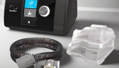 Vệ sinh máy thở CPAP tại nhà cần chú ý đến mặt nạ, ống dẫn khí, bình làm ẩm và bộ lọc theo hướng dẫn của nhà sản xuất. Chăm sóc thiết bị đúng cách giúp hạn chế bụi bẩn tích tụ và duy trì điều kiện sử dụng vệ sinh.